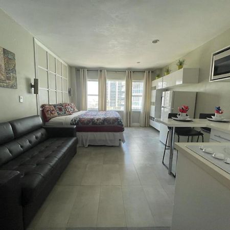 ميامي بيتش Beachfront Studios Casablanca Rentals المظهر الخارجي الصورة
