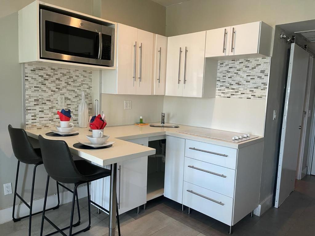 ميامي بيتش Beachfront Studios Casablanca Rentals المظهر الخارجي الصورة