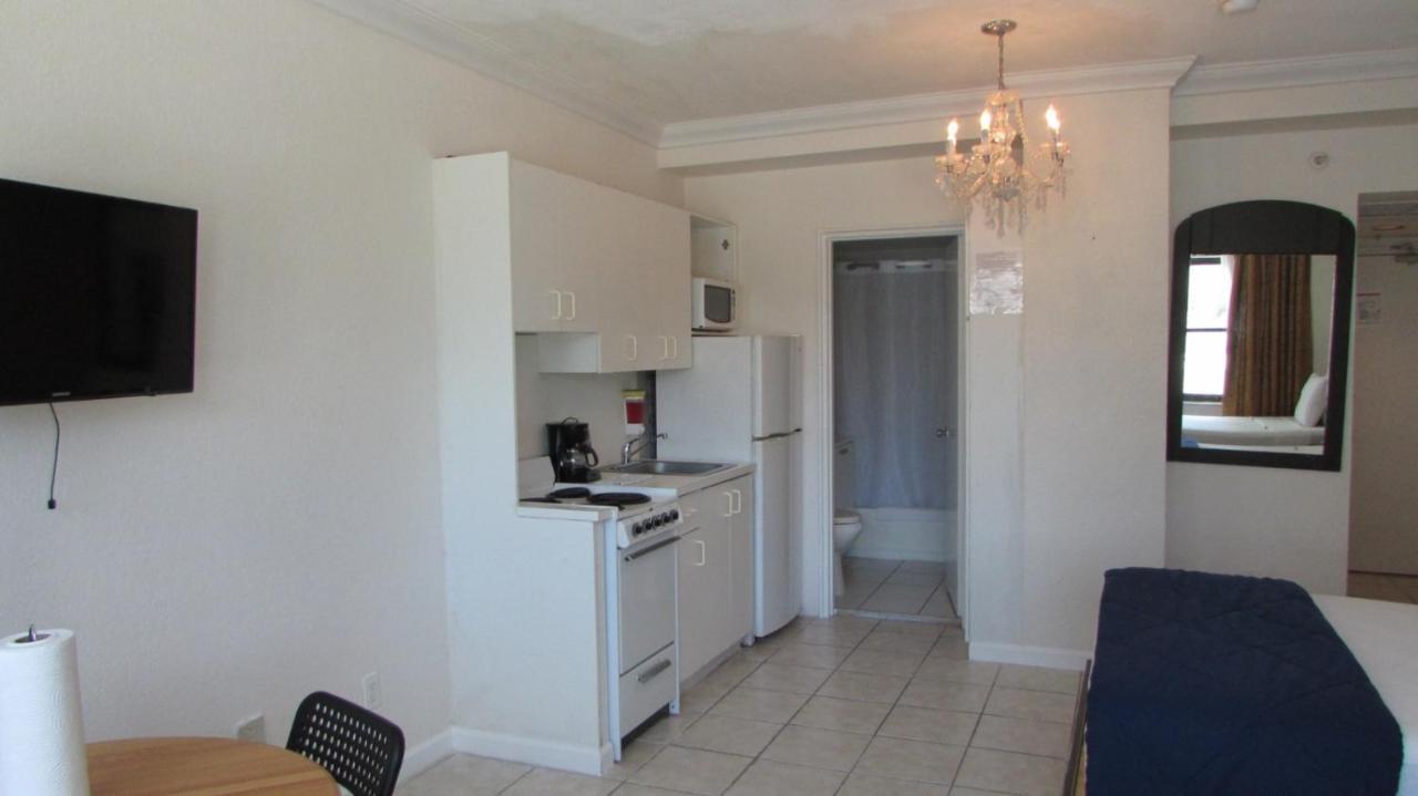 ميامي بيتش Beachfront Studios Casablanca Rentals المظهر الخارجي الصورة